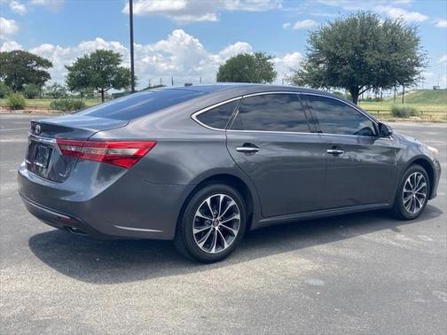 2018 Toyota Avalon XLE