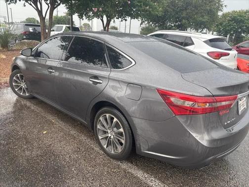 2018 Toyota Avalon XLE