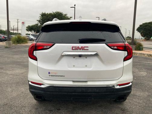 White Frost Tricoat 2020 GMC Terrain SLT