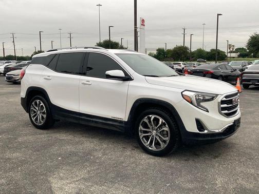 White Frost Tricoat 2020 GMC Terrain SLT