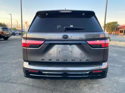2024 Toyota Sequoia Platinum