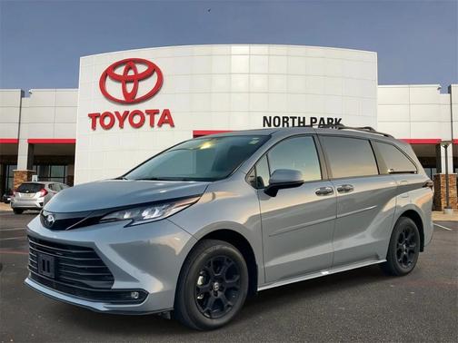 2025 Toyota Sienna XLE