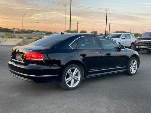2014 Volkswagen Passat 1.8T Auto SEL Premium