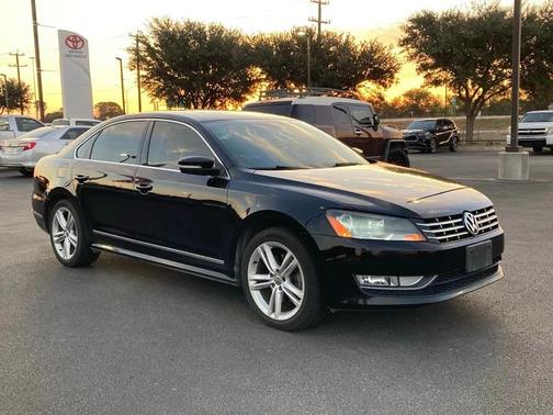 2014 Volkswagen Passat 1.8T Auto SEL Premium