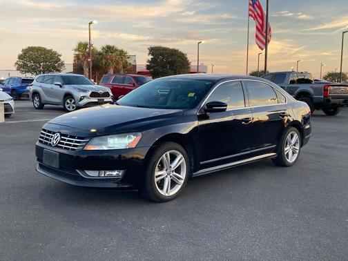 2014 Volkswagen Passat 1.8T Auto SEL Premium