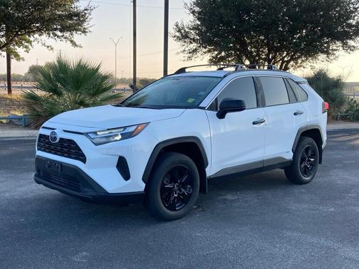 2023 Toyota RAV4 Hybrid LE