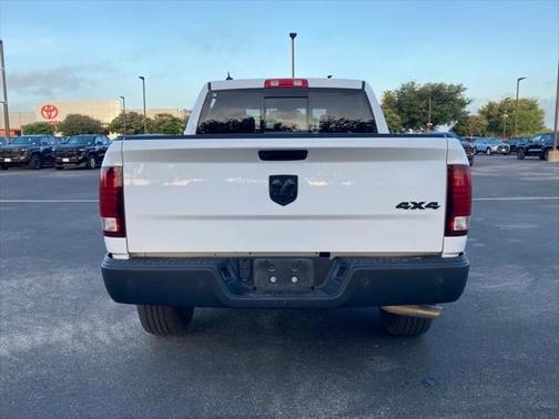 2023 RAM 1500 Classic Warlock Crew Cab 4x4 5'7' Box