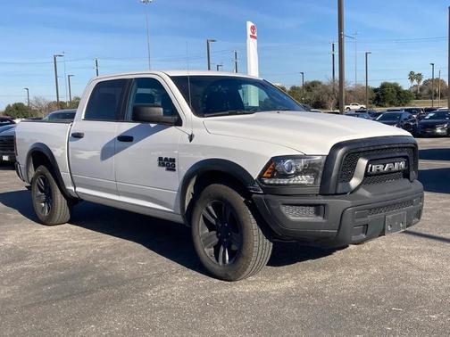 2024 RAM 1500 Classic Warlock Crew Cab 4x4 5'7' Box