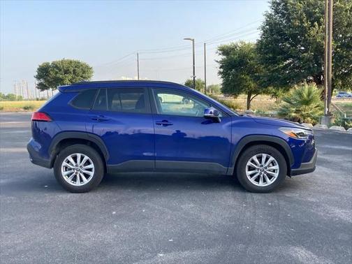 2024 Toyota Corolla Cross LE