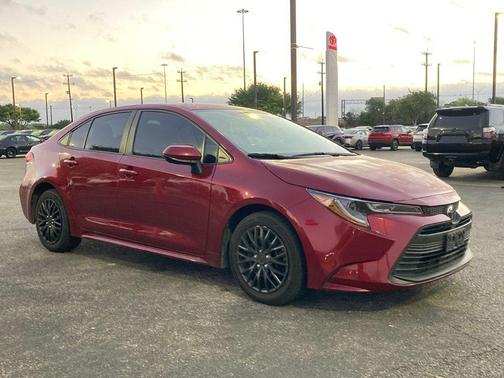 Ruby Flare Pearl Midnight Black Metallic 2023 Toyota Corolla LE