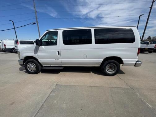 2010 Ford E350 Super Duty XLT