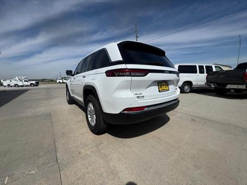2023 Jeep Grand Cherokee Laredo