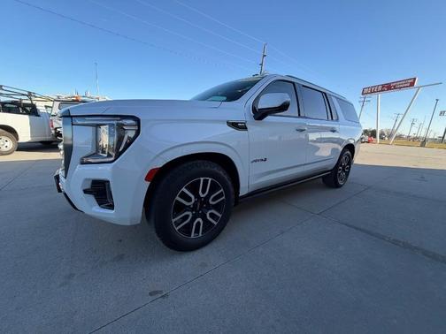 2021 GMC Yukon XL AT4