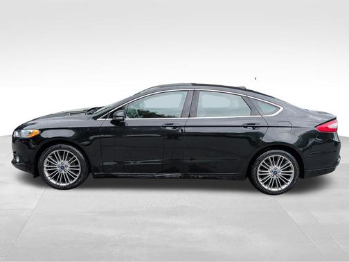 TUXEDO BLACK METALLIC 2014 Ford Fusion SE