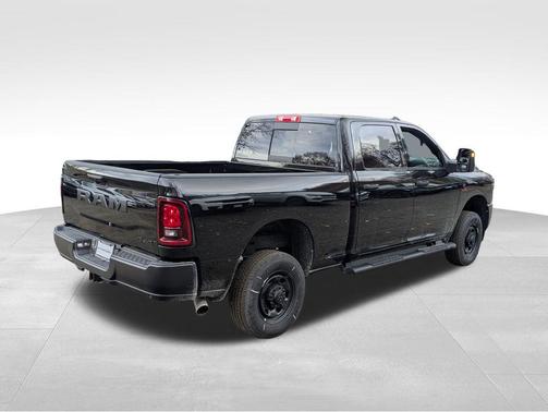 2025 RAM 2500 Tradesman Crew Cab 4x4 6'4' Box