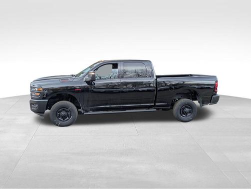 2025 RAM 2500 Tradesman Crew Cab 4x4 6'4' Box