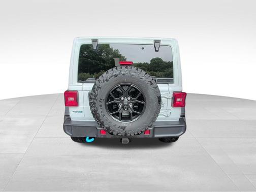 Bright White Clearcoat 2024 Jeep Wrangler 4xe Willys