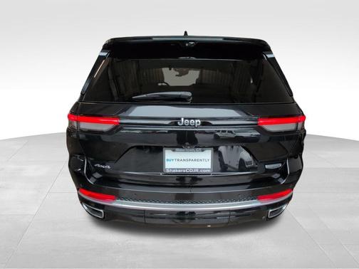 2022 Jeep Grand Cherokee Summit