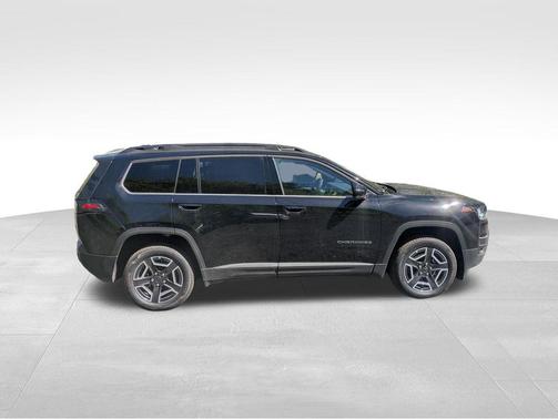 Diamond Black Crystal Pearlcoat 2026 Jeep Cherokee Limited