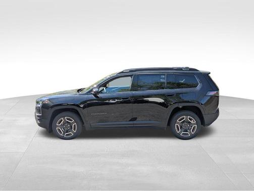 Diamond Black Crystal Pearlcoat 2026 Jeep Cherokee Limited