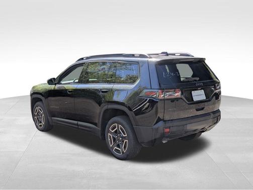 Diamond Black Crystal Pearlcoat 2026 Jeep Cherokee Limited
