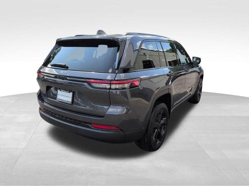 2022 Jeep Grand Cherokee Altitude