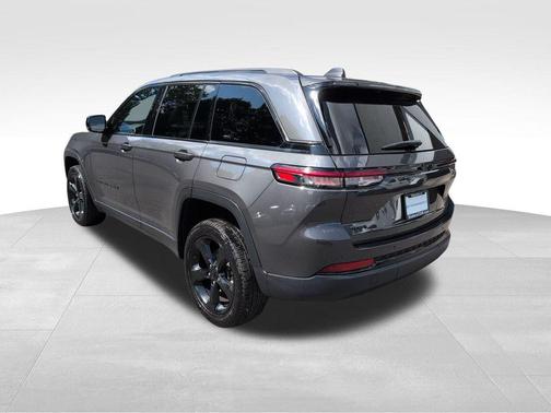 2022 Jeep Grand Cherokee Altitude