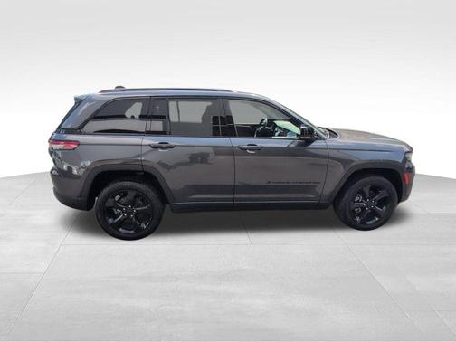 2022 Jeep Grand Cherokee Altitude