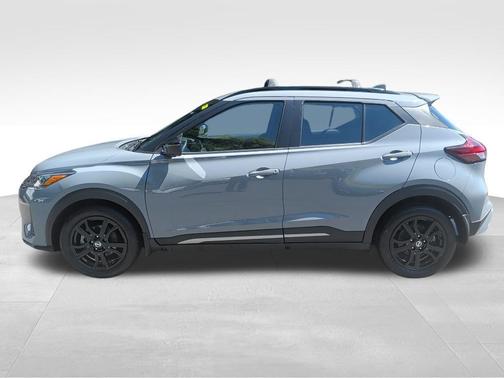Boulder Gray Pearl 2021 Nissan Kicks SR