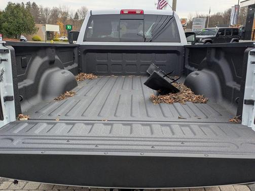 2025 RAM 2500 Big Horn Regular Cab 4x4 8' Box