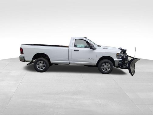 2025 RAM 2500 Big Horn Regular Cab 4x4 8' Box