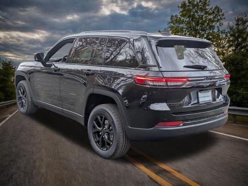 2025 Jeep Grand Cherokee Altitude