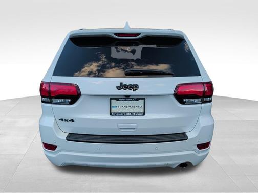 2022 Jeep Grand Cherokee Laredo