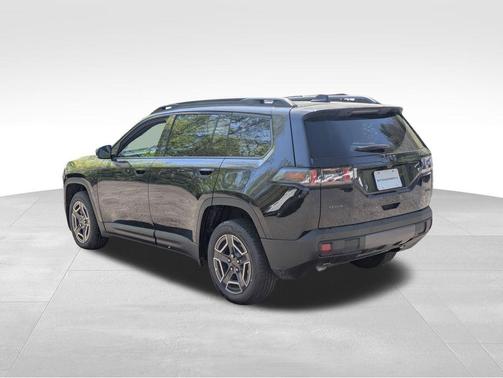 Diamond Black Crystal Pearlcoat 2026 Jeep Cherokee Limited