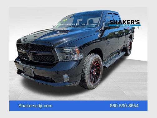 Diamond Black Crystal Pearl 2022 RAM 1500 Classic Express