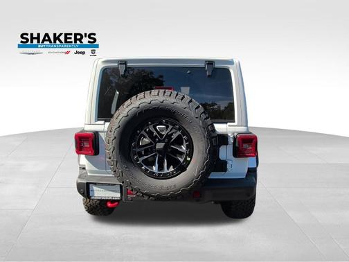 Bright White Clearcoat 2027 Jeep Wrangler Rubicon
