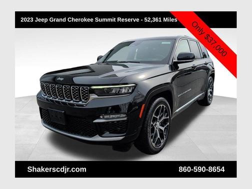 Diamond Black Crystal Pearlcoat 2023 Jeep Grand Cherokee Summit