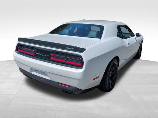Ivory White Tri-Coat Pearl 2015 Dodge Challenger SRT Hellcat