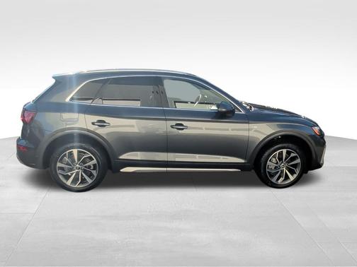 2022 Audi Q5 45 S line Premium