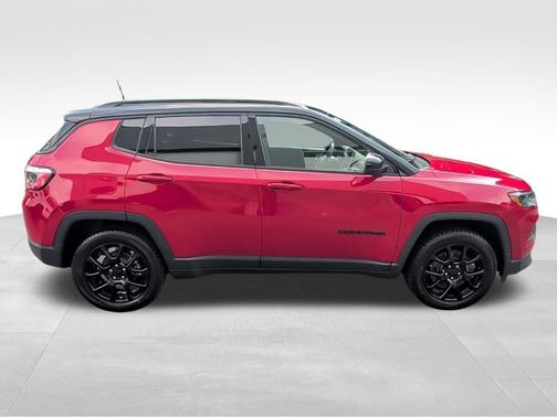 Redline Pearlcoat 2023 Jeep Compass Latitude
