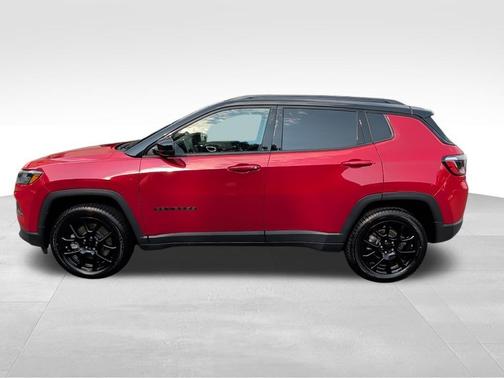 Redline Pearlcoat 2023 Jeep Compass Latitude