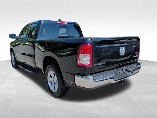 Diamond Black Crystal Pearlcoat 2023 RAM 1500 Big Horn/Lone Star