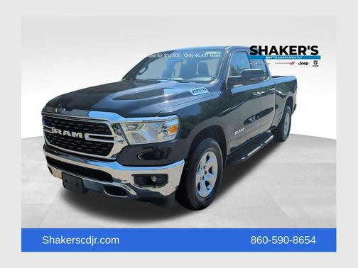 Diamond Black Crystal Pearlcoat 2023 RAM 1500 Big Horn/Lone Star
