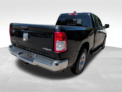Diamond Black Crystal Pearlcoat 2023 RAM 1500 Big Horn/Lone Star