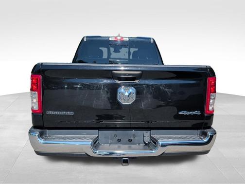 Diamond Black Crystal Pearlcoat 2023 RAM 1500 Big Horn/Lone Star