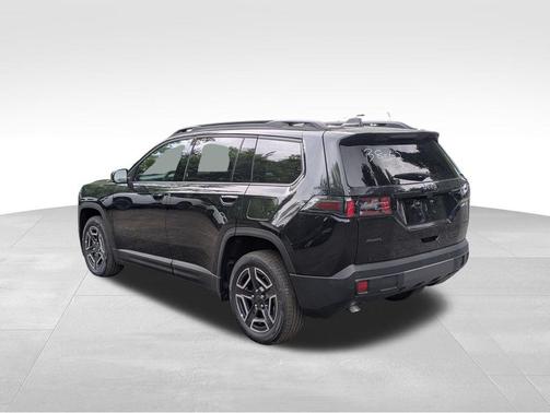 Diamond Black Crystal Pearlcoat 2026 Jeep Cherokee Limited