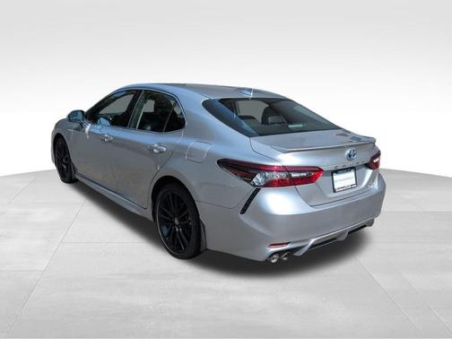 2024 Toyota Camry Hybrid SE