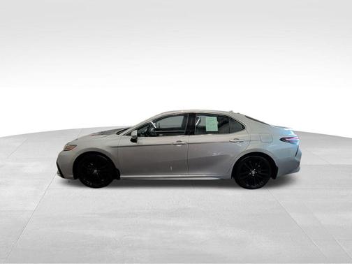 2024 Toyota Camry Hybrid SE