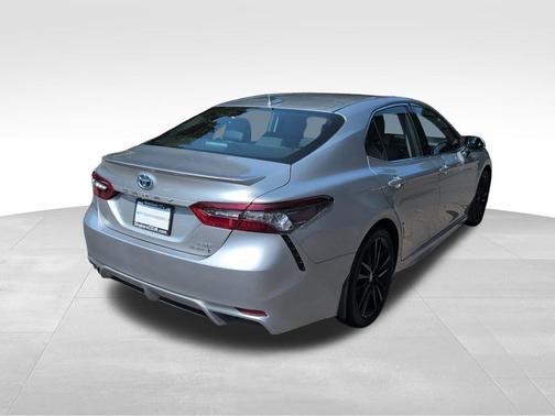 2024 Toyota Camry Hybrid SE