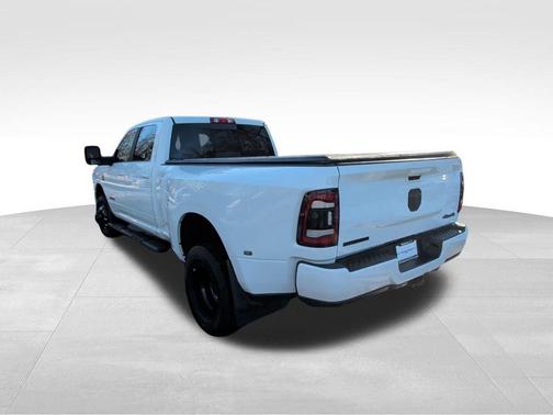 2023 RAM 3500 Big Horn Crew Cab 4x4 8' Box